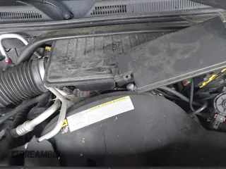 2010 Jeep Commander Sport z VIN 1J4RG4GK0AC105228, wystawiony jako IAAI lot #42558376 z przebiegiem Nie podano mil oraz . Historia ofert i sprzedaży dostępna na DreamBid. Obrazek 10.