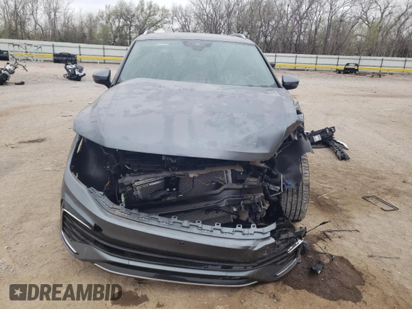 2024 Volkswagen Tiguan SEL R-Line with VIN 3VV4B7AX7RM158394, listed as a Copart auction lot 51044755 with 5,566 mi miles and Salvage title. Bid and sale history available at DreamBid. Image 5.