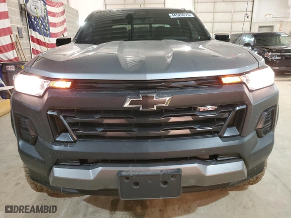2024 Chevrolet Colorado 4WD Trail Boss with VIN 1GCPTEEK6R1204922, listed as a Copart auction lot 44529075 with 10,924 mi miles and Salvage Title. Bid and sale history available at carsss.com. Image 5.