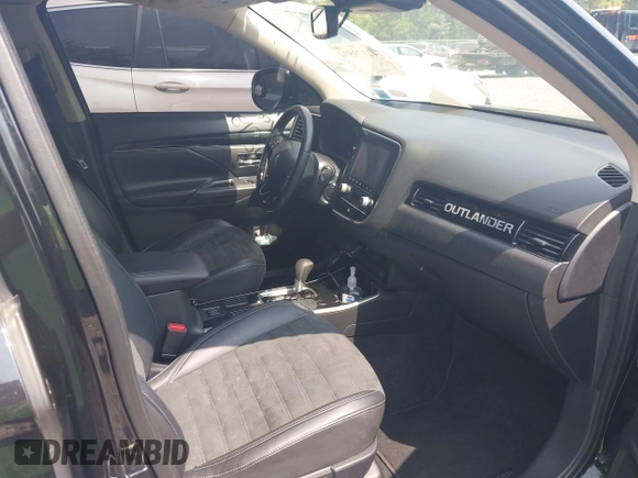 2020 Mitsubishi Outlander SE with VIN JA4AD3A32LZ011756, listed as a IAAI auction lot 42379594 with 53,742 mi miles and . Bid and sale history available at DreamBid. Image 5.