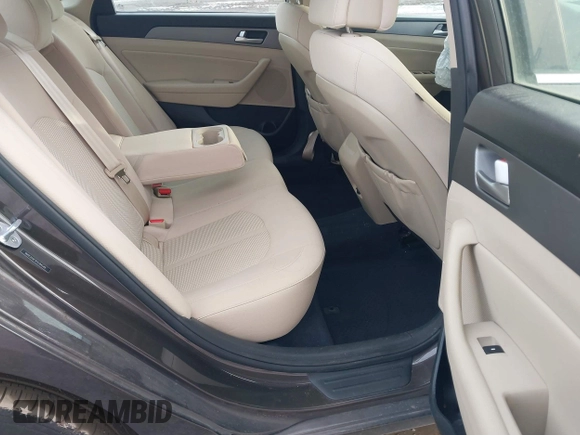 2015 Hyundai Sonata SE z VIN 5NPE24AF5FH184549, wystawiony jako IAAI lot #41132530 z przebiegiem 123 031 mil mil oraz . Historia ofert i sprzedaży dostępna na DreamBid. Obrazek 8.