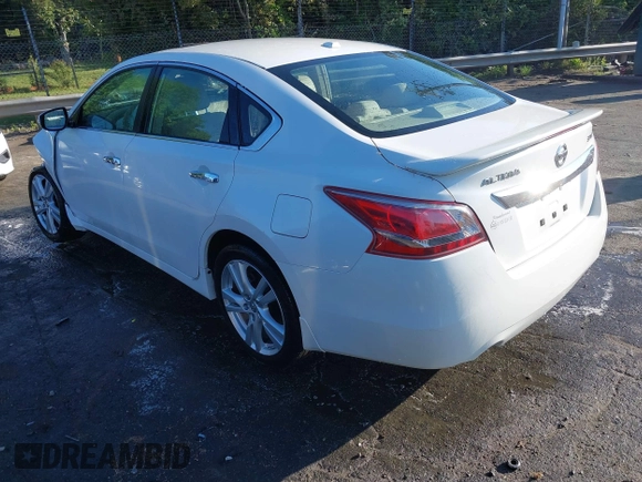 2013 Nissan Altima SV with VIN 1N4BL3AP8DC212068, listed as a IAAI auction lot 42022858 with 67,177 mi miles and . Bid and sale history available at DreamBid. Image 3.