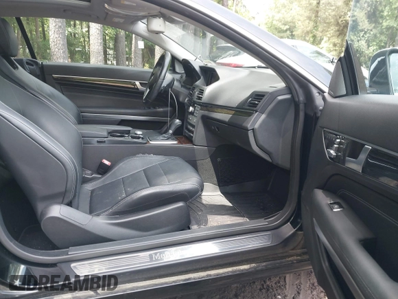 2012 Mercedes-Benz E 350 z VIN WDDKJ5KB2CF138129, wystawiony jako IAAI lot #42767007 z przebiegiem 87 493 mil mil oraz . Historia ofert i sprzedaży dostępna na DreamBid. Obrazek 5.