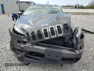 2016 Jeep Cherokee Latitude z VIN 1C4PJMCB0GW311046, wystawiony jako Copart lot #54308945 z przebiegiem 137 919 mil mil oraz Szkoda całkowita • Salvage title. Historia ofert i sprzedaży dostępna na DreamBid. Obrazek 5.