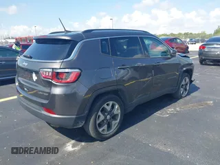 2019 Jeep Compass High Altitude with VIN 3C4NJDCB0KT811407, listed as a IAAI auction lot 42322906 with 90,198 mi miles and . Bid and sale history available at DreamBid. Image 4.