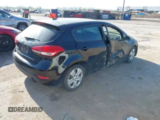 2016 Kia Forte LX z VIN KNAFK5A8XG5572547, wystawiony jako IAAI lot #42087463 z przebiegiem 65 941 mil mil oraz . Historia ofert i sprzedaży dostępna na DreamBid. Obrazek 4.