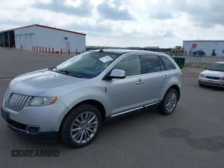 2011 Lincoln MKX z VIN 2LMDJ8JK7BBJ15676, wystawiony jako IAAI lot #42096817 z przebiegiem 218 798 mil mil oraz . Historia ofert i sprzedaży dostępna na DreamBid. Obrazek 2.