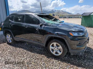2023 Jeep Compass Latitude z VIN 3C4NJDBN0PT509800, wystawiony jako Copart lot #52729195 z przebiegiem 16 050 mil mil oraz Szkoda całkowita • Salvage title. Historia ofert i sprzedaży dostępna na DreamBid. Obrazek 4.