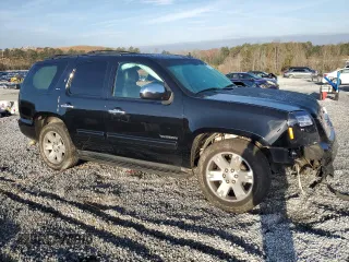 2013 GMC Yukon SLT with VIN 1GKS1CE06DR319554, listed as a Copart auction lot 85426204 with 177,526 mi miles and Salvage Title. Bid and sale history available at carsss.com. Image 4.