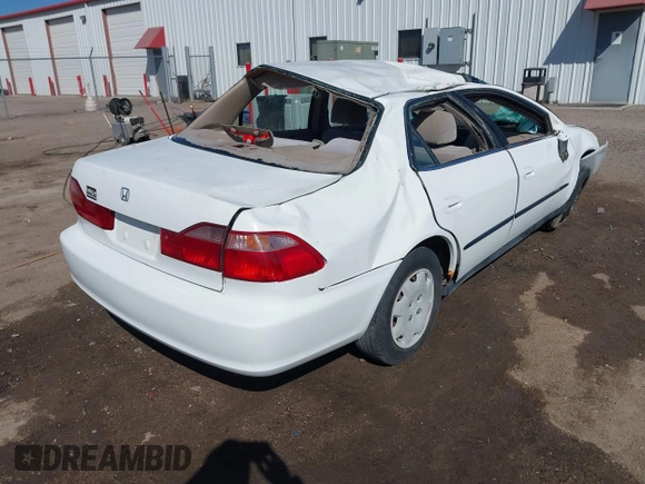 1999 Honda Accord LX z VIN JHMCG5647XC017501, wystawiony jako IAAI lot #41824662 z przebiegiem 159 360 mil mil oraz . Historia ofert i sprzedaży dostępna na DreamBid. Obrazek 4.