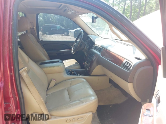 2012 Chevrolet Suburban LT with VIN 1GNSKJE78CR262094, listed as a IAAI auction lot 42167052 with 276,886 mi miles. Bid and sale history available at carsss.com. Image 5.