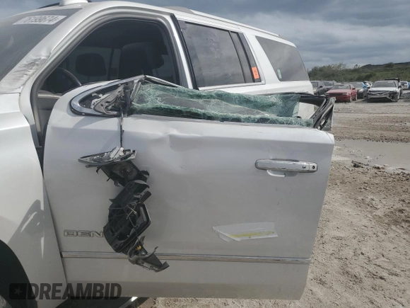 2019 GMC Yukon XL Denali with VIN 1GKS1HKJ3KR251642, listed as a Copart auction lot 76199674 with 0 mi miles and Salvage Title. Bid and sale history available at carsss.com. Image 13.