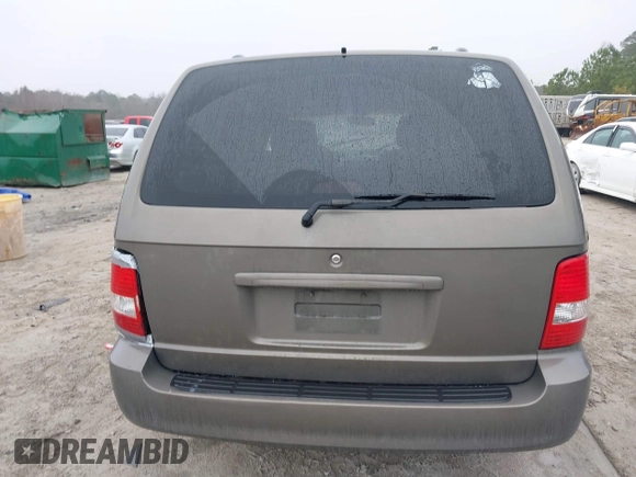 2005 Kia Sedona LX with VIN KNDUP132056674430, listed as a IAAI auction lot 41553321 with 136,734 mi miles. Bid and sale history available at carsss.com. Image 16.