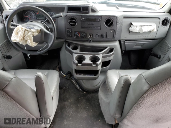2014 Ford Econoline Passenger XL z VIN 1FBNE3BL2EDA36664, wystawiony jako Copart lot #42815355 z przebiegiem 108 207 mil mil oraz Szkoda całkowita • Salvage title. Historia ofert i sprzedaży dostępna na DreamBid. Obrazek 8.