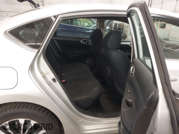 2014 Nissan Sentra SR z VIN 3N1AB7AP6EY251012, wystawiony jako IAAI lot #41792892 z przebiegiem 109 386 mil mil oraz . Historia ofert i sprzedaży dostępna na DreamBid. Obrazek 8.