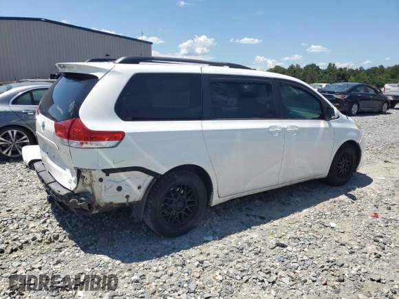 2012 Toyota Sienna LE с VIN 5TDJK3DC2CS044393, выставлен на аукционе Copart как лот 63579595 с пробегом 152 636 миль миль и Списание • Salvage title. История ставок и продаж доступна на DreamBid. Изображение 3.