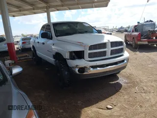 2005 Dodge 1500 SLT with VIN 1D7HU18DX5J582118, listed as a IAAI auction lot 42026954 with 320,123 mi miles. Bid and sale history available at carsss.com. Image 1.