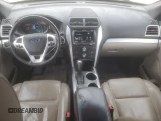 2013 Ford Explorer XLT z VIN 1FM5K8D85DGC31161, wystawiony jako Copart lot #44754465 z przebiegiem 213 442 mil mil oraz Szkoda całkowita • Salvage title. Historia ofert i sprzedaży dostępna na DreamBid. Obrazek 8.