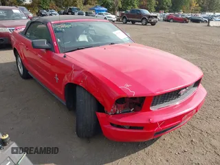 2006 Ford Mustang Standard with VIN 1ZVFT84N965166306, listed as a IAAI auction lot 40580690 with 113,233 mi miles and . Bid and sale history available at carsss.com. Image 6.