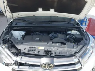 2018 Toyota Highlander Limited with VIN 5TDYZRFH8JS235979, listed as a IAAI auction lot 42324061 with 60,230 mi miles and . Bid and sale history available at DreamBid. Image 10.