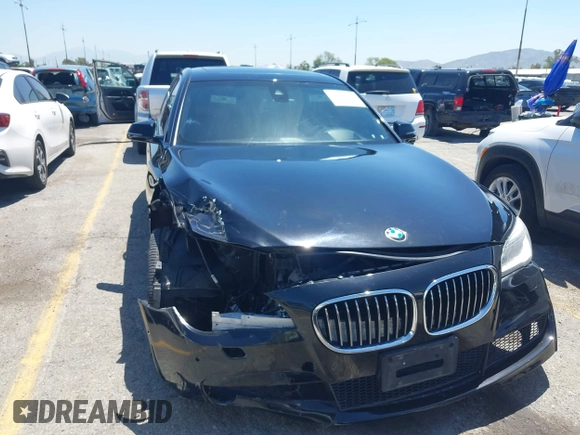 2014 BMW 7 Series ALPINA B7 z VIN WBAYE8C54ED134615, wystawiony jako IAAI lot #42197002 z przebiegiem 126 805 mil mil oraz . Historia ofert i sprzedaży dostępna na DreamBid. Obrazek 12.