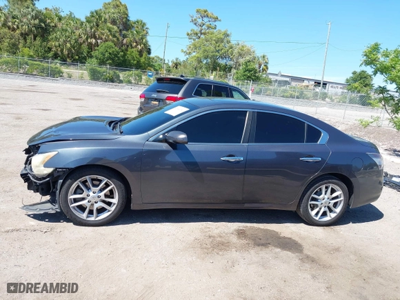 2013 Nissan Maxima 3.5 S with VIN 1N4AA5APXDC806397, listed as a IAAI auction lot 42044981 with 135,969 mi miles. Bid and sale history available at carsss.com. Image 14.