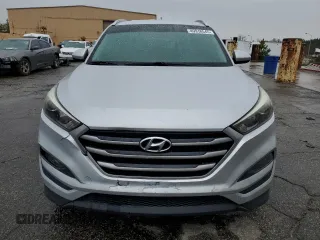 2017 Hyundai Tucson SE z VIN KM8J33A48HU278031, wystawiony jako Copart lot #49918545 z przebiegiem 125 382 mil mil oraz Szkoda całkowita • Salvage title. Historia ofert i sprzedaży dostępna na DreamBid. Obrazek 5.