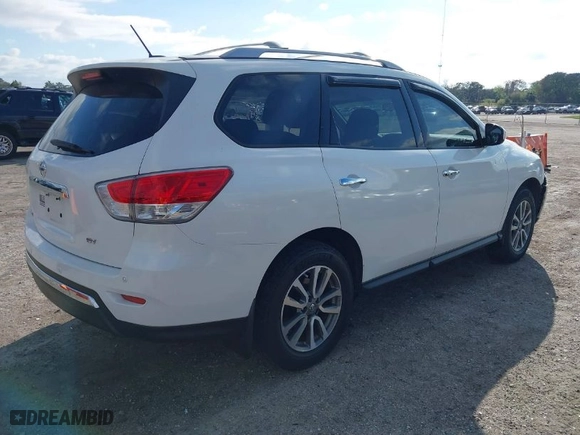 2013 Nissan Pathfinder SL with VIN 5N1AR2MN2DC650590, listed as a IAAI auction lot 41613958 with 111,264 mi miles. Bid and sale history available at carsss.com. Image 4.