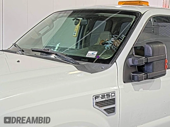2010 Ford F-250 XL z VIN 1FTSX2B58AEB36518, wystawiony jako IAAI lot #42303565 z przebiegiem 282 768 mil mil oraz . Historia ofert i sprzedaży dostępna na DreamBid. Obrazek 1.