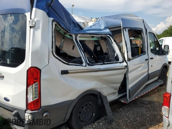 2018 Ford Transit z VIN 1FDAX2XV5JKA33123, wystawiony jako Copart lot #64243675 z przebiegiem 124 631 mil mil oraz Nie do naprawy • Non repairable. Historia ofert i sprzedaży dostępna na DreamBid. Obrazek 3.