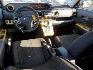 2008 Scion xB z VIN JTLKE50EX81056668, wystawiony jako Copart lot #57836605 z przebiegiem 186 239 mil mil oraz Tytuł czysty. Historia ofert i sprzedaży dostępna na DreamBid. Obrazek 8.