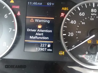 2023 Nissan Sentra S z VIN 3N1AB8BV7PY311515, wystawiony jako IAAI lot #42038589 z przebiegiem 13 907 mil mil oraz . Historia ofert i sprzedaży dostępna na DreamBid. Obrazek 16.