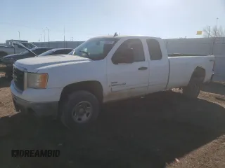 2008 GMC Sierra 2500HD SLT z VIN 1GTHK29668E173729, wystawiony jako Copart lot #77469054 z przebiegiem 437 269 mil mil oraz Szkoda całkowita • Salvage title. Historia ofert i sprzedaży dostępna na DreamBid. Obrazek 1.