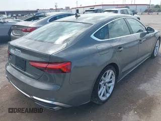 2024 Audi A5 Sportback S line Premium Plus z VIN WAUFACF53RA008450, wystawiony jako IAAI lot #42437573 z przebiegiem 34 302 mil mil oraz . Historia ofert i sprzedaży dostępna na DreamBid. Obrazek 4.
