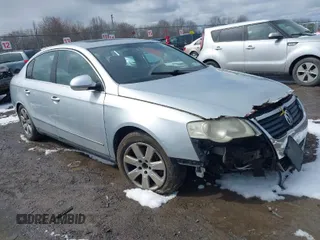 2006 Volkswagen Passat Value Edition z VIN WVWAK73C36P170348, wystawiony jako IAAI lot #41975252 z przebiegiem 185 589 mil mil oraz . Historia ofert i sprzedaży dostępna na DreamBid. Obrazek 1.