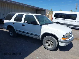 2001 Chevrolet Blazer LT с VIN 1GNCS13W412187723, выставлен на аукционе IAAI как лот 42189626 с пробегом 223 332 миль миль и . История ставок и продаж доступна на DreamBid. Изображение 1.
