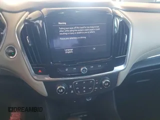 2022 Chevrolet Traverse LT Cloth z VIN 1GNERGKW0NJ146381, wystawiony jako IAAI lot #42558331 z przebiegiem 79 527 mil mil oraz . Historia ofert i sprzedaży dostępna na DreamBid. Obrazek 9.