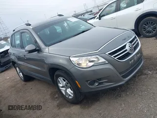 2011 Volkswagen Tiguan SE z VIN WVGBV7AX1BW544212, wystawiony jako IAAI lot #41717952 z przebiegiem 113 348 mil mil oraz . Historia ofert i sprzedaży dostępna na DreamBid. Obrazek 1.
