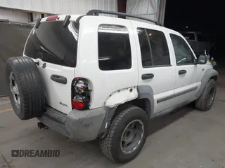 2007 Jeep Liberty Sport with VIN 1J4GL48KX7W686326, listed as a IAAI auction lot 42025033 with 196,021 mi miles. Bid and sale history available at carsss.com. Image 4.