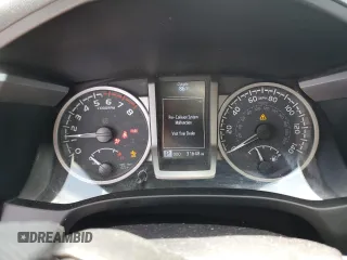 2022 Toyota Tacoma SR with VIN 3TYAX5GN9NT038043, listed as a Copart auction lot 55555025 with 31,648 mi miles and Salvage title. Bid and sale history available at DreamBid. Image 9.