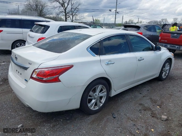 2013 Nissan Altima 2.5 SL with VIN 1N4AL3AP4DC223158, listed as a IAAI auction lot 41956699 with 207,115 mi miles. Bid and sale history available at carsss.com. Image 4.