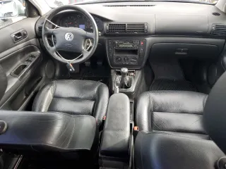 2000 Volkswagen Passat z VIN WVWNA23B6YE238932, wystawiony jako Copart lot #59837575 z przebiegiem 151 157 mil mil oraz Szkoda całkowita • Salvage title. Historia ofert i sprzedaży dostępna na DreamBid. Obrazek 8.