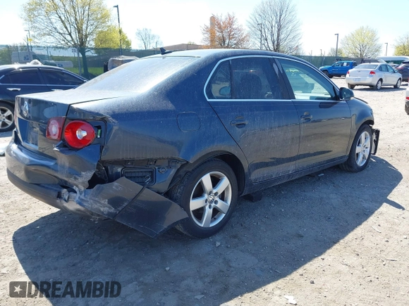 2008 Volkswagen Jetta SE with VIN 3VWRZ71K28M092871, listed as a IAAI auction lot 42059585 with Not provided miles and . Bid and sale history available at DreamBid. Image 4.
