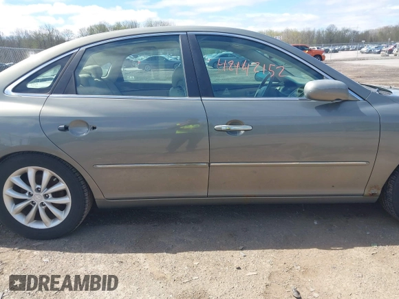 2006 Hyundai Azera SE with VIN KMHFC46F26A132762, listed as a IAAI auction lot 42142152 with 165,673 mi miles and . Bid and sale history available at DreamBid. Image 6.