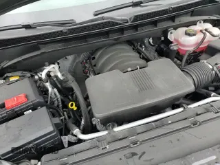 2024 Cadillac Escalade 4WD Premium Luxury z VIN 1GYS4BKLXRR334006, wystawiony jako Copart lot #66374755 z przebiegiem Nie podano mil oraz Szkoda całkowita • Salvage title. Historia ofert i sprzedaży dostępna na DreamBid. Obrazek 14.