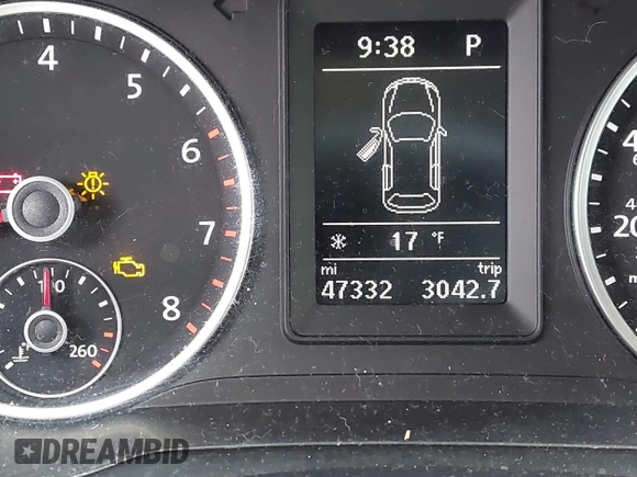 2018 Volkswagen Tiguan with VIN WVGBV7AX0JK000306, listed as a IAAI auction lot 41540745 with 47,322 mi miles and . Bid and sale history available at DreamBid. Image 15.