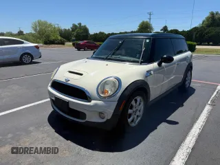 2010 MINI Clubman S z VIN WMWMM3C51ATP94180, wystawiony jako Copart lot #58029585 z przebiegiem 117 560 mil mil oraz Tytuł czysty. Historia ofert i sprzedaży dostępna na DreamBid. Obrazek 2.