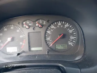 2002 Volkswagen GTI z VIN 9BWDE61J524008111, wystawiony jako IAAI lot #40754934 z przebiegiem 207 682 mil mil oraz . Historia ofert i sprzedaży dostępna na DreamBid. Obrazek 7.