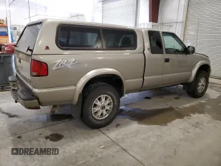 2003 GMC Sonoma SLS with VIN 1GTCT19X038151436, listed as a Copart auction lot 81548914 with 199,712 mi miles and Salvage Title. Bid and sale history available at carsss.com. Image 3.