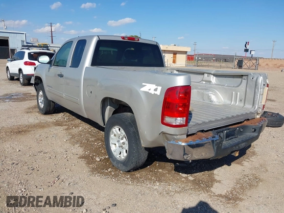 2008 GMC Sierra 1500 SLE1 z VIN 2GTEK19JX81233806, wystawiony jako IAAI lot #40382411 z przebiegiem 318 796 mil mil oraz . Historia ofert i sprzedaży dostępna na DreamBid. Obrazek 3.